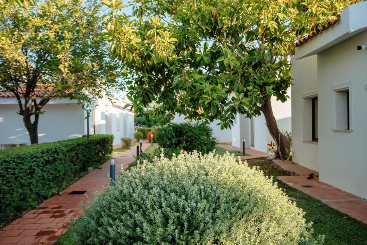 Resort Fior Di Sardegna Posada  Exteriör bild