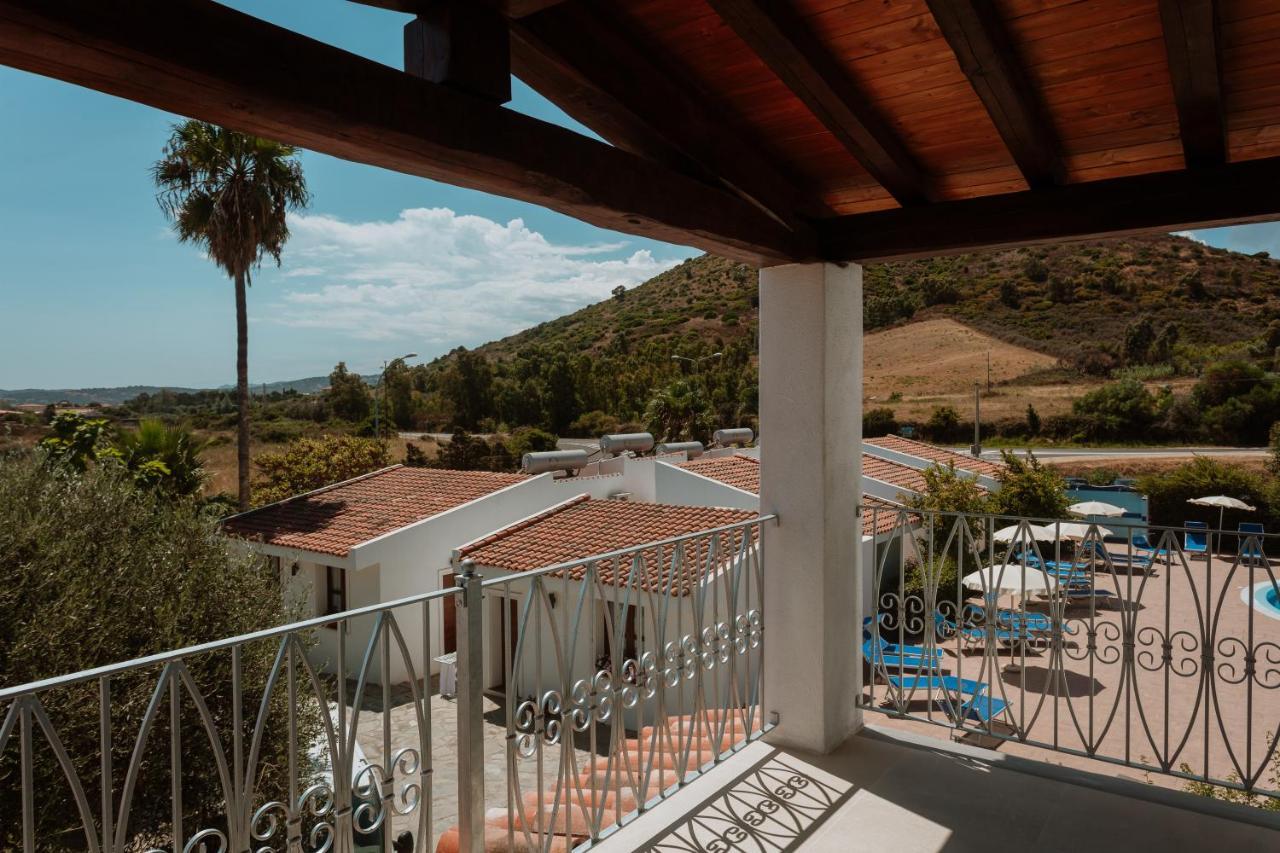 Resort Fior Di Sardegna Posada  Exteriör bild