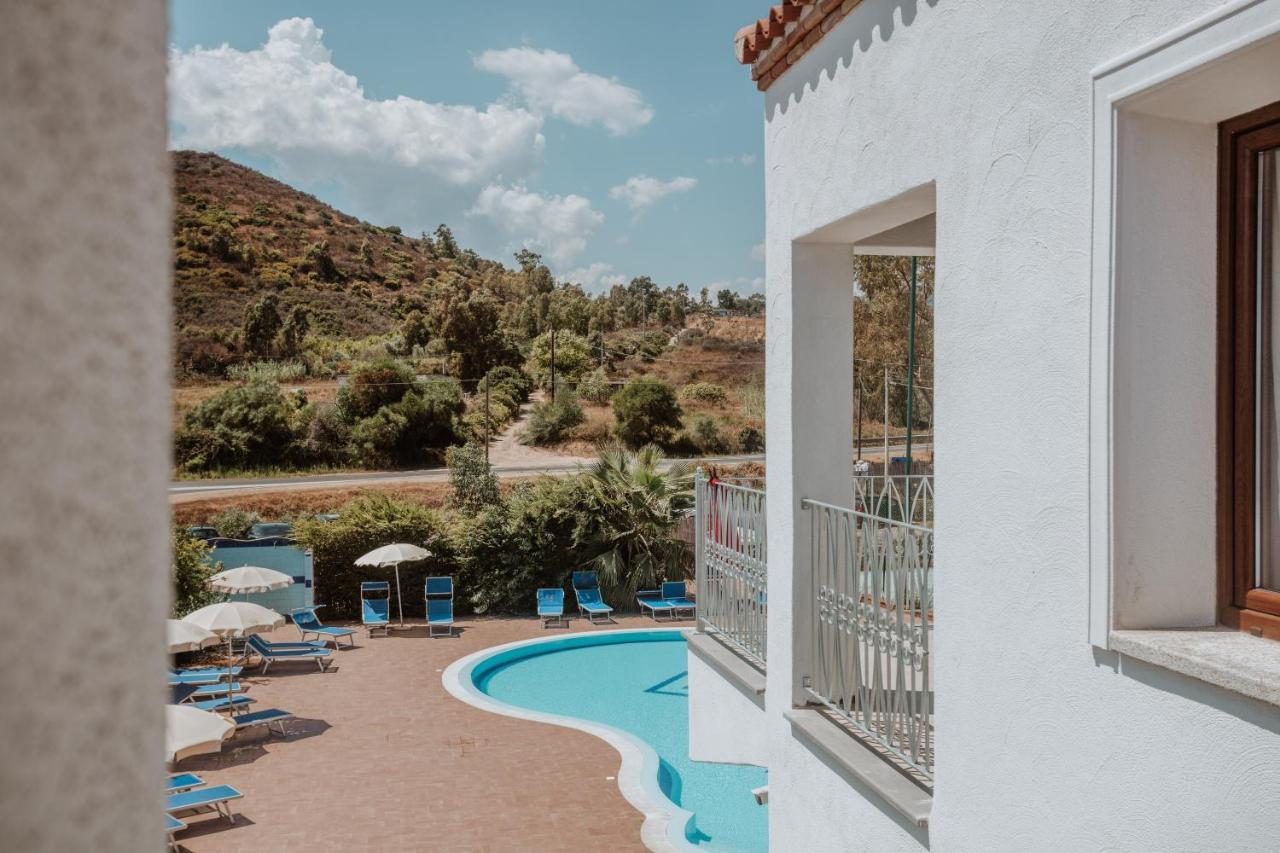 Resort Fior Di Sardegna Posada  Exteriör bild